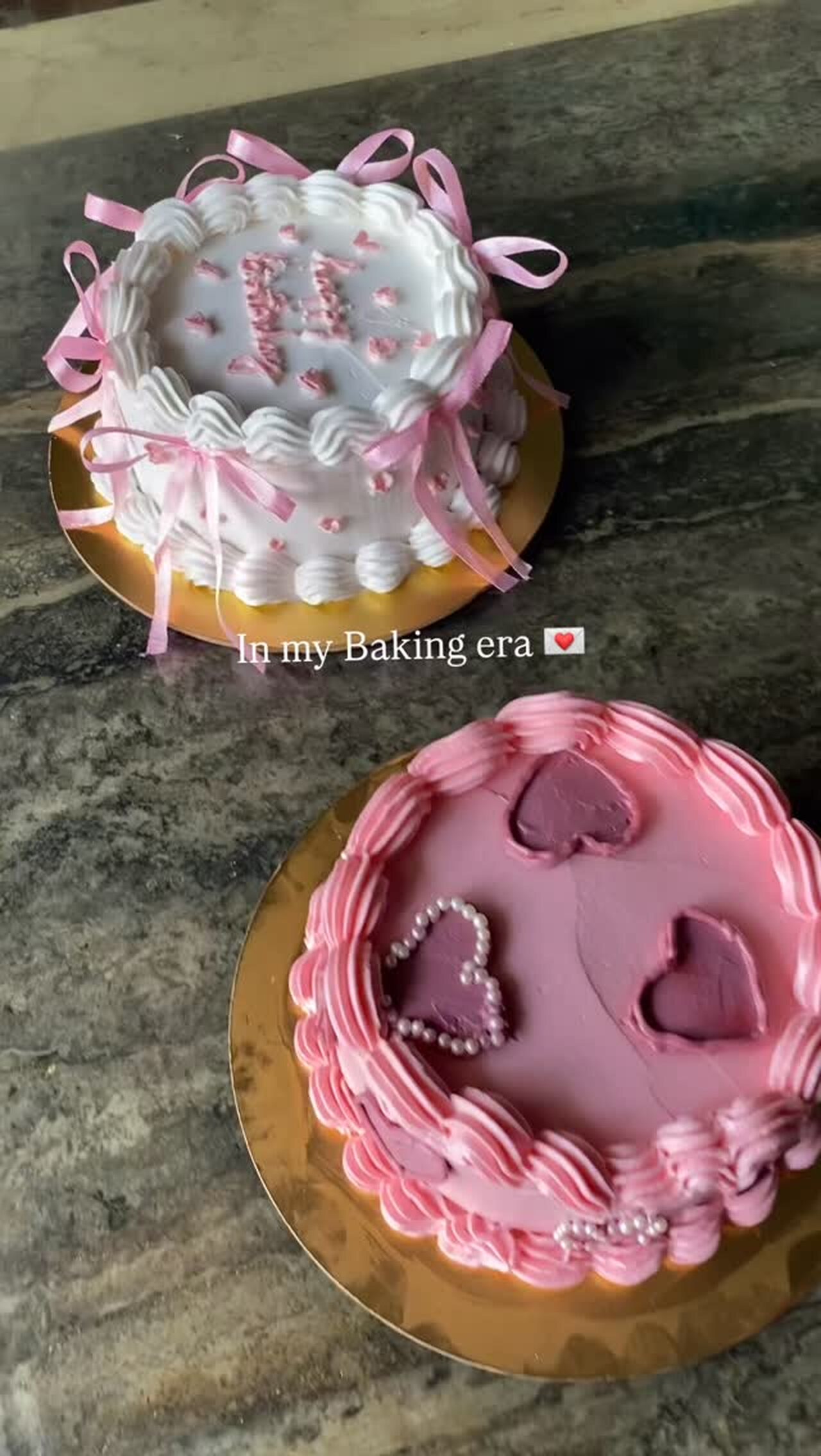 Pink bento cakes with bows