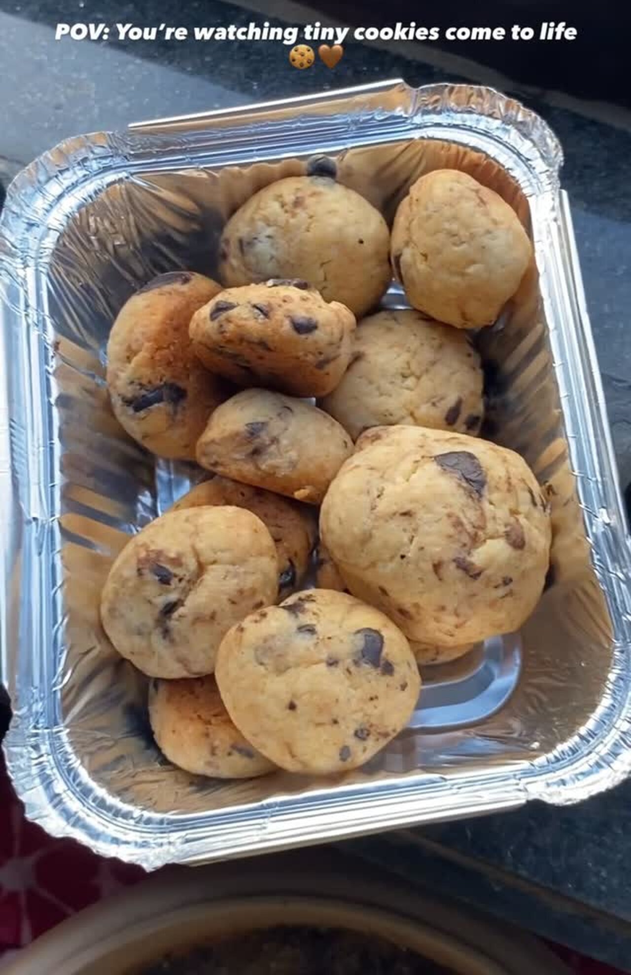 Tiny cookie tin